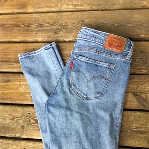 Levi’s 711 Jeans